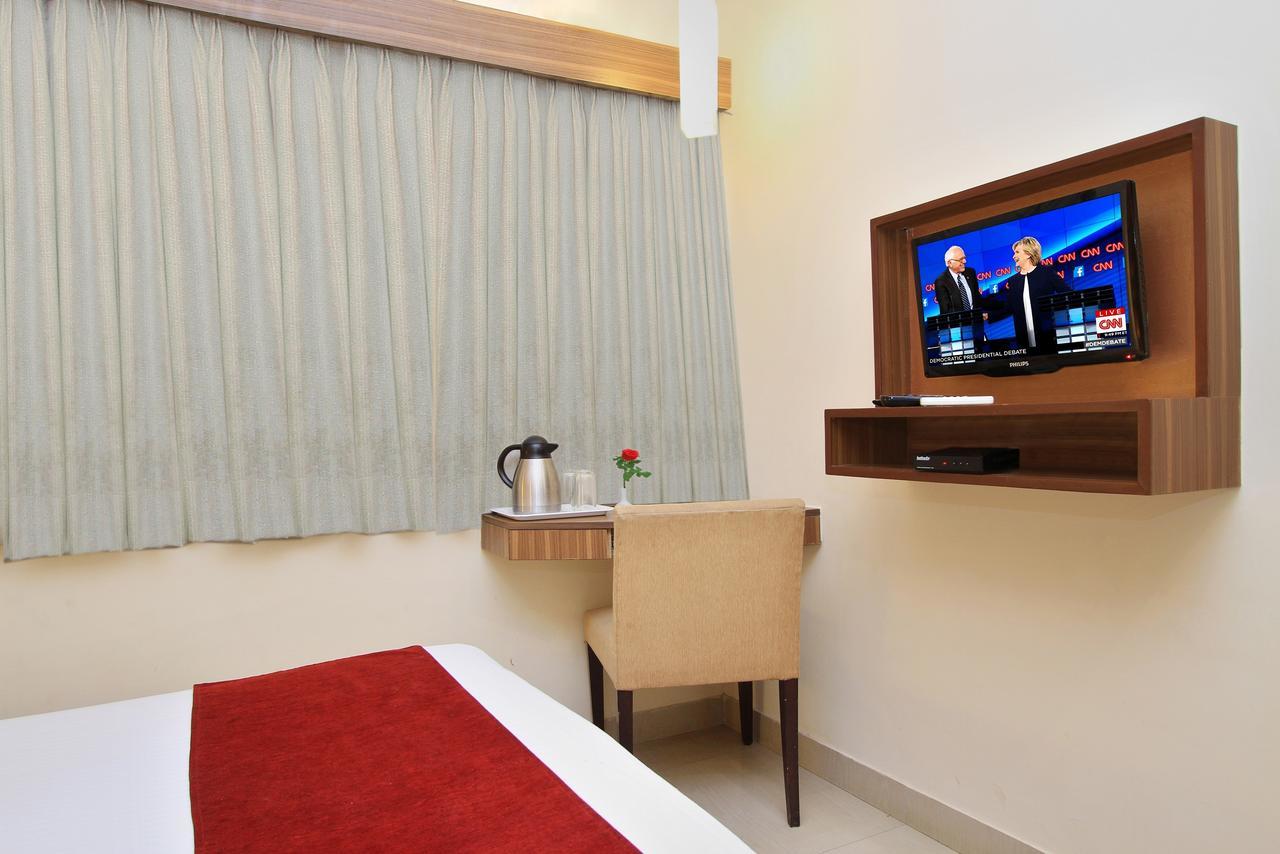ลา ซารา คอมฟอร์ต Hotel บังกาลอร์ ภายนอก รูปภาพ