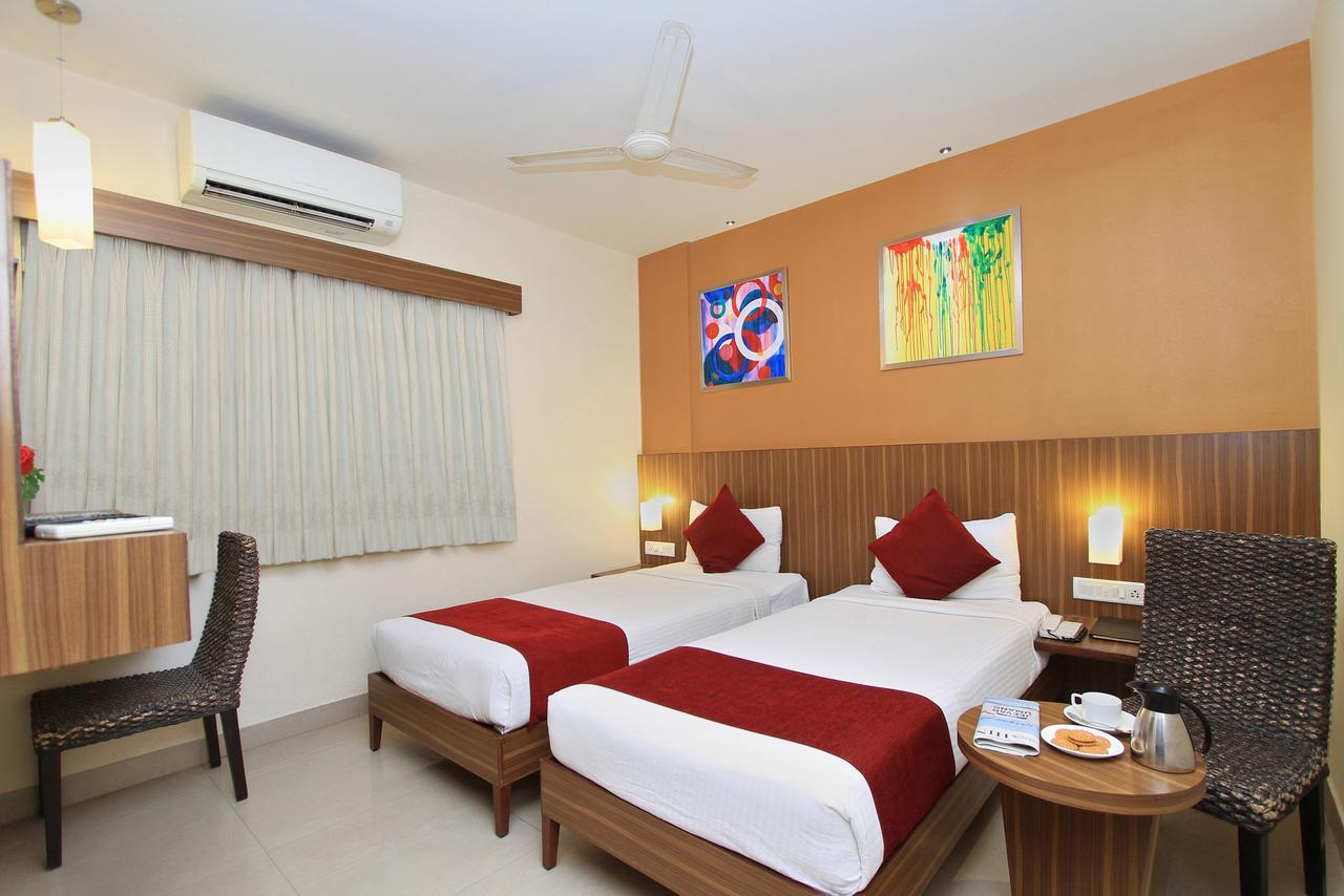 ลา ซารา คอมฟอร์ต Hotel บังกาลอร์ ภายนอก รูปภาพ