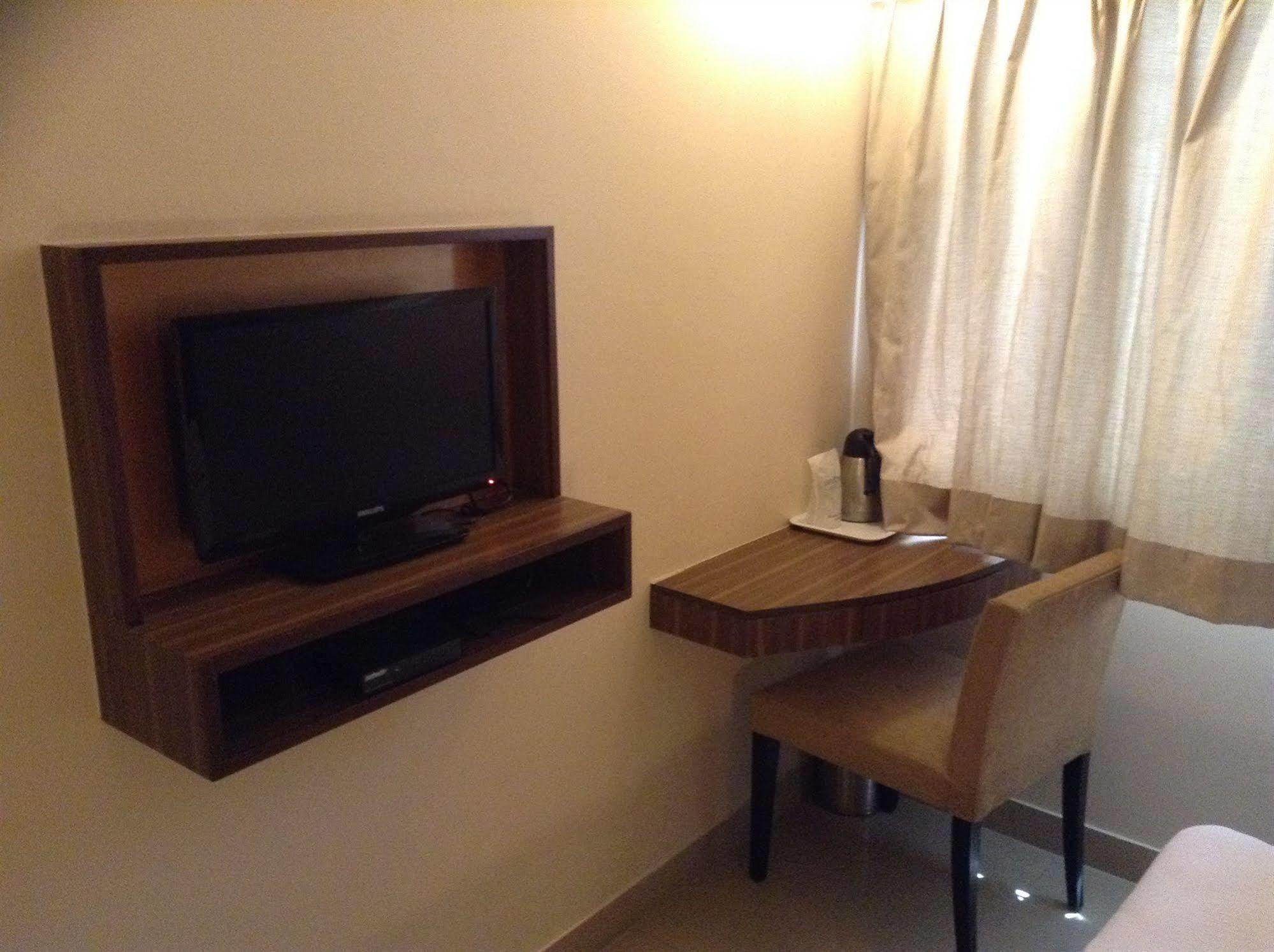 ลา ซารา คอมฟอร์ต Hotel บังกาลอร์ ภายนอก รูปภาพ