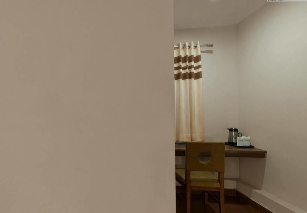 ลา ซารา คอมฟอร์ต Hotel บังกาลอร์ ภายนอก รูปภาพ